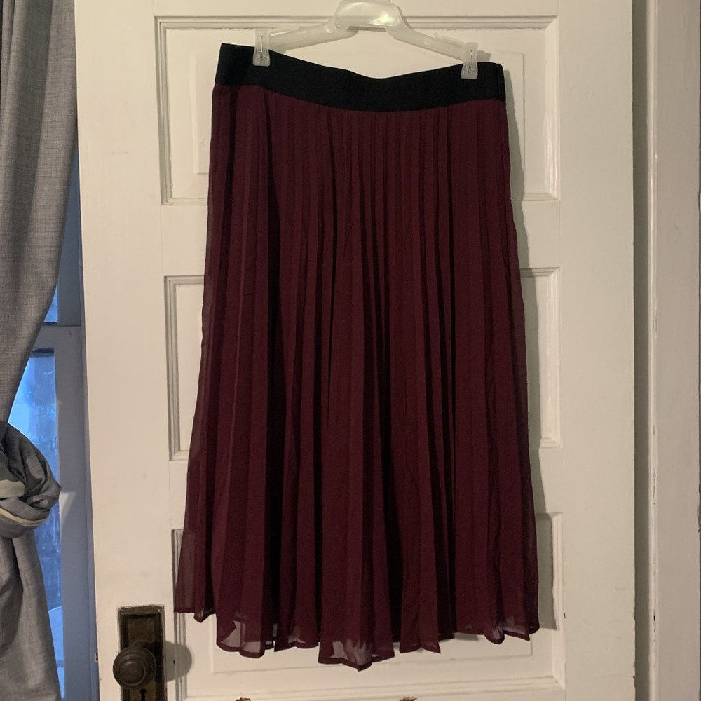 Time and Tru Burgundy Pleated Midi Skirt with Sheer/Mesh Overlay Large (12-14)